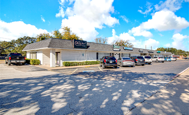 More Photos Of 1012 N Davis Dr, Arlington Storefront For Lease