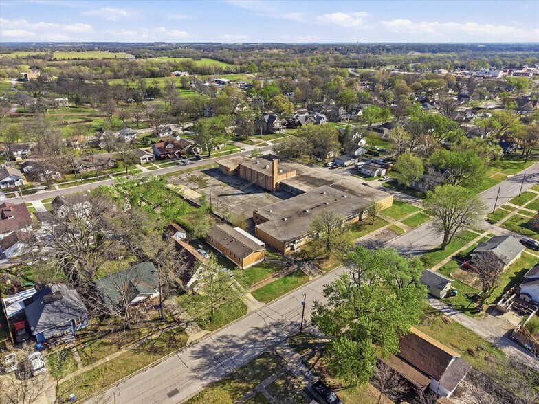 More Photos Of 1009 W Pacific, Osawatomie Schools For Sale