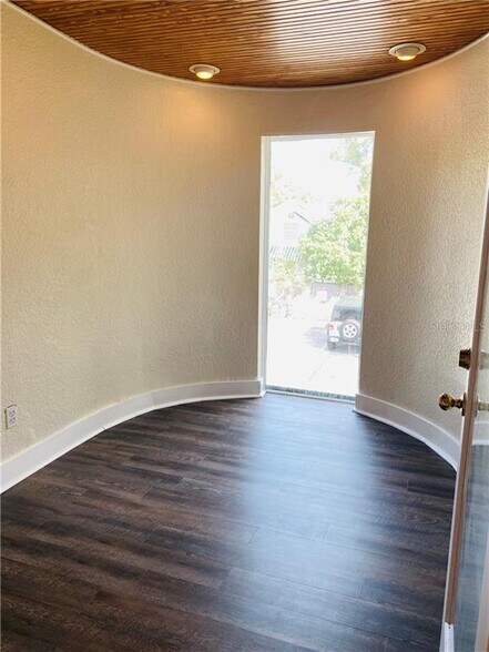 More Photos Of 23 N Summerlin Ave, Orlando Office For Sale