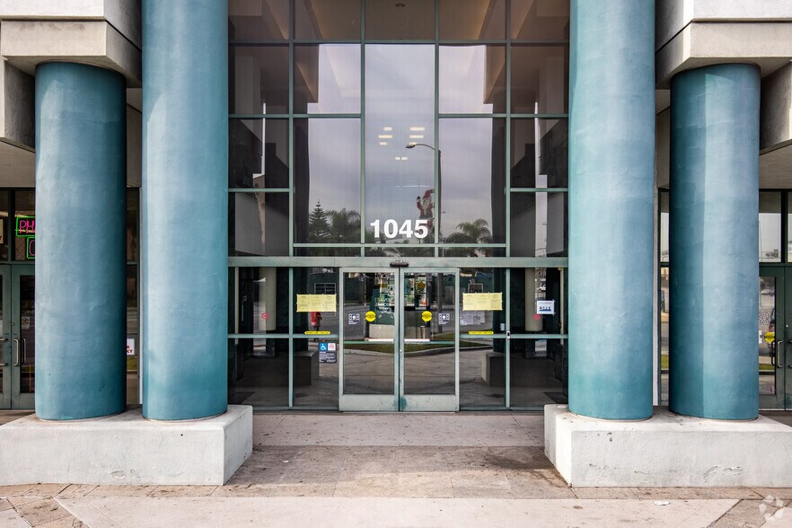 More Photos Of 1045 W Redondo Beach Blvd, Gardena Medical For Lease