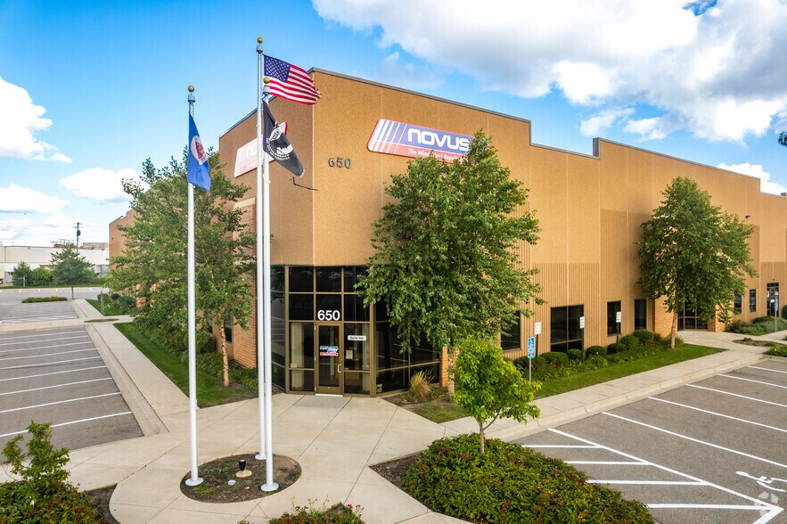 More Photos Of 650 Pelham Blvd, Saint Paul Flex For Lease