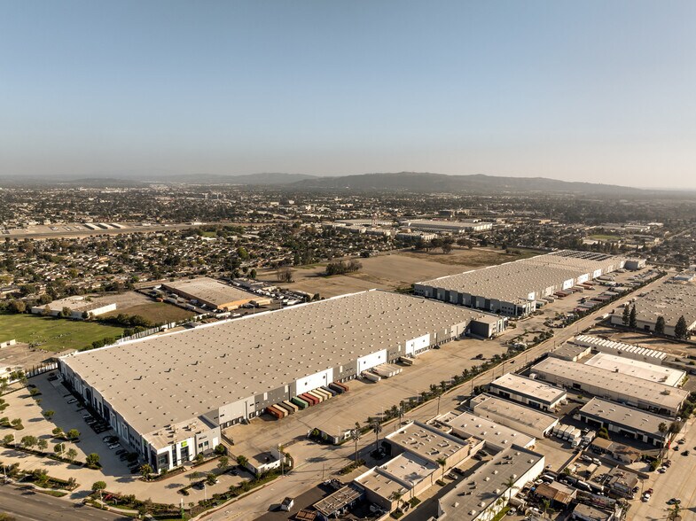 More Photos Of 4200-4250 Shirley Ave, El Monte Distribution For Lease