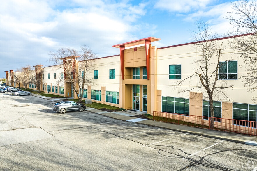 Primary Photo Of 11301-11325 Strang Line Rd, Lenexa Flex For Lease