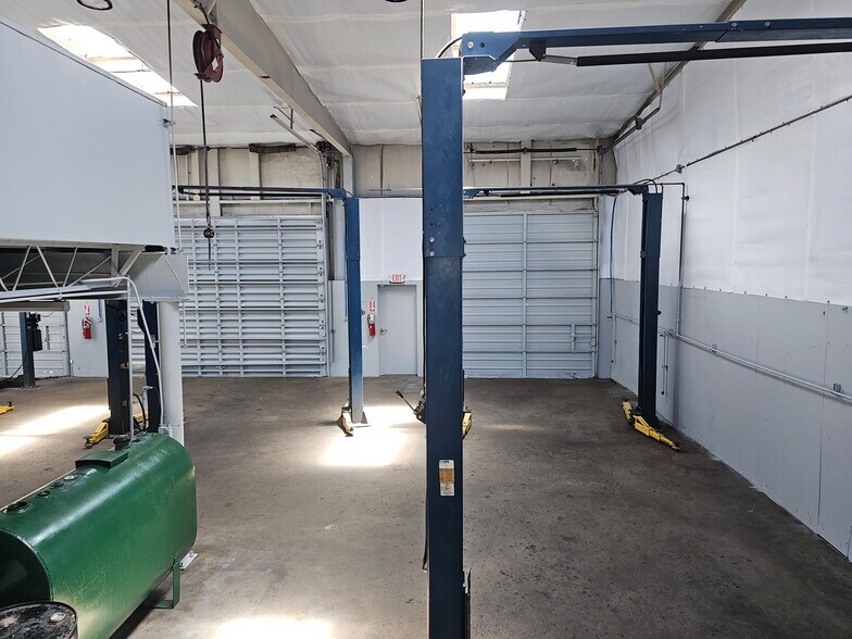 More Photos Of 3426 S Military Trl, Lake Worth Auto Repair For Sale