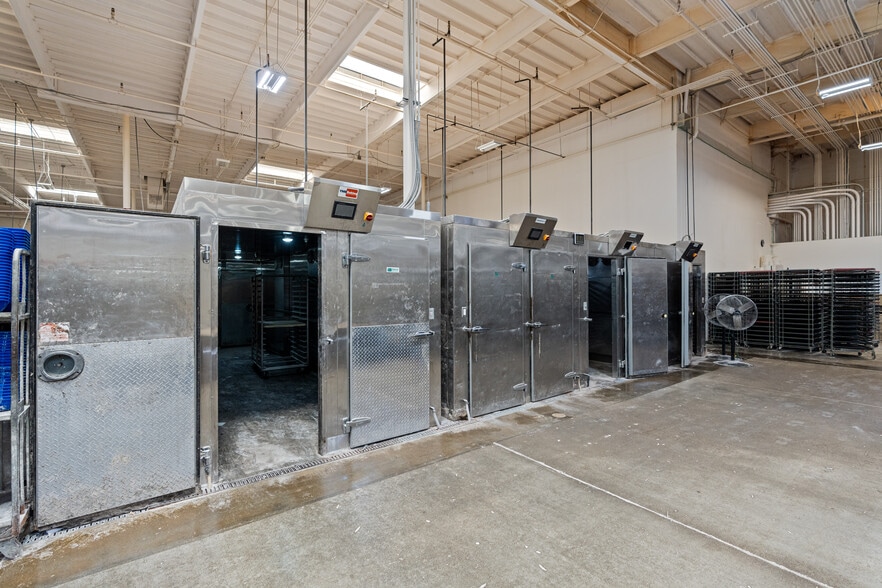 More Photos Of 2614-2616 Temple Heights Dr, Oceanside Warehouse For Sale