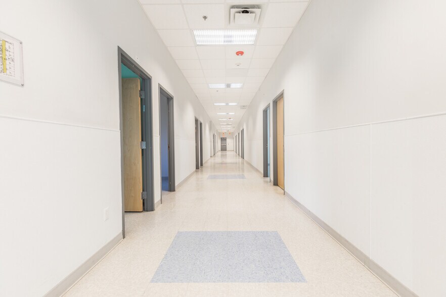 More Photos Of 1080 Corporate Blvd, Aurora Warehouse For Sale