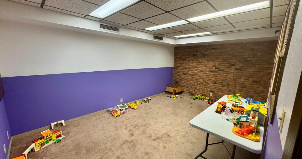 More Photos Of 4180 W Broadway Ave, Robbinsdale Storefront Retail Office For Lease