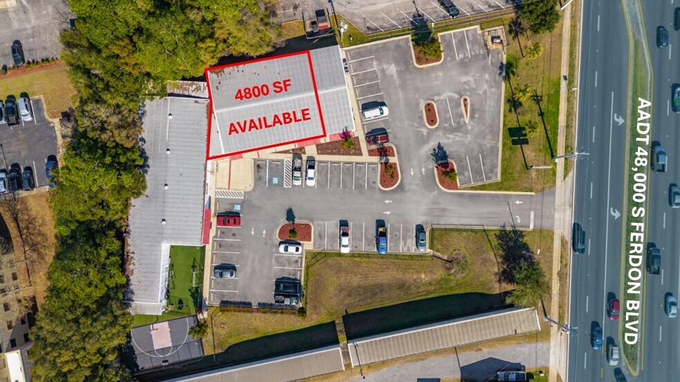 More Photos Of 2500 S Ferdon Blvd, Crestview Storefront For Lease