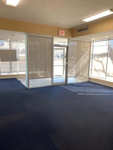 More Photos Of 6138 N Lincoln Ave, Chicago Storefront Retail Office For Lease