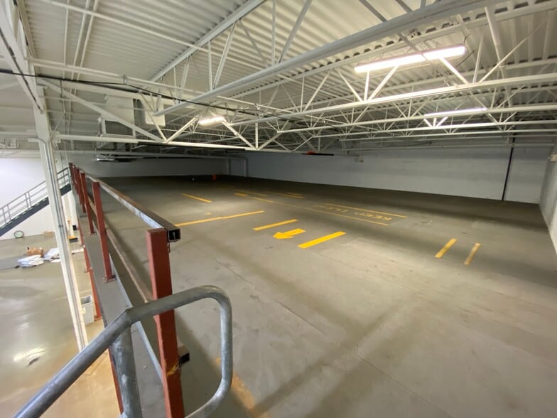 More Photos Of 21600 Miles Rd, North Randall Flex For Lease