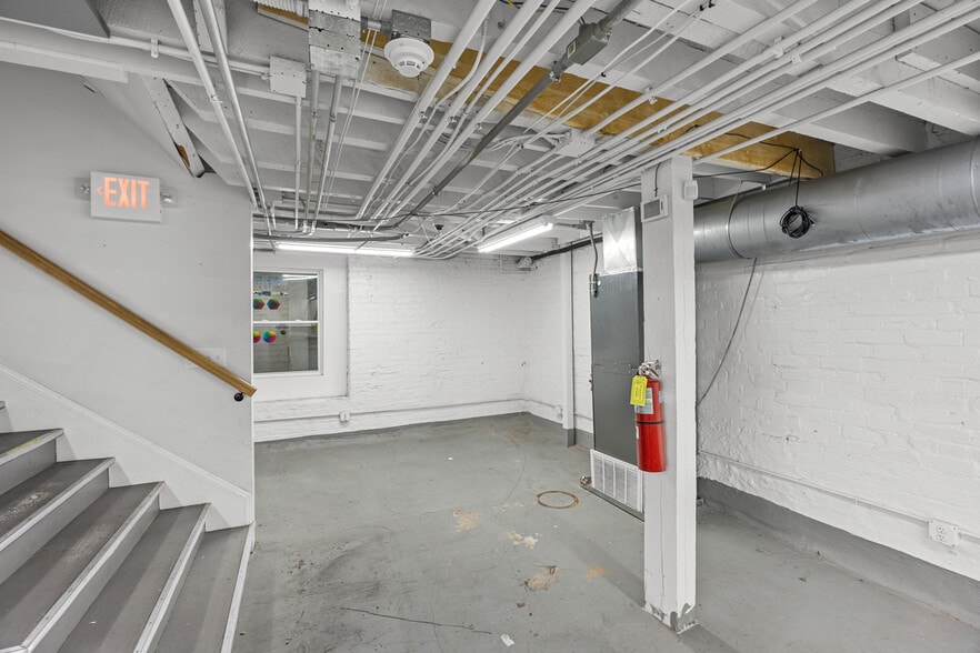 More Photos Of 408-410 Martin Luther King Jr Blvd, Savannah Storefront Retail Residential For Sale