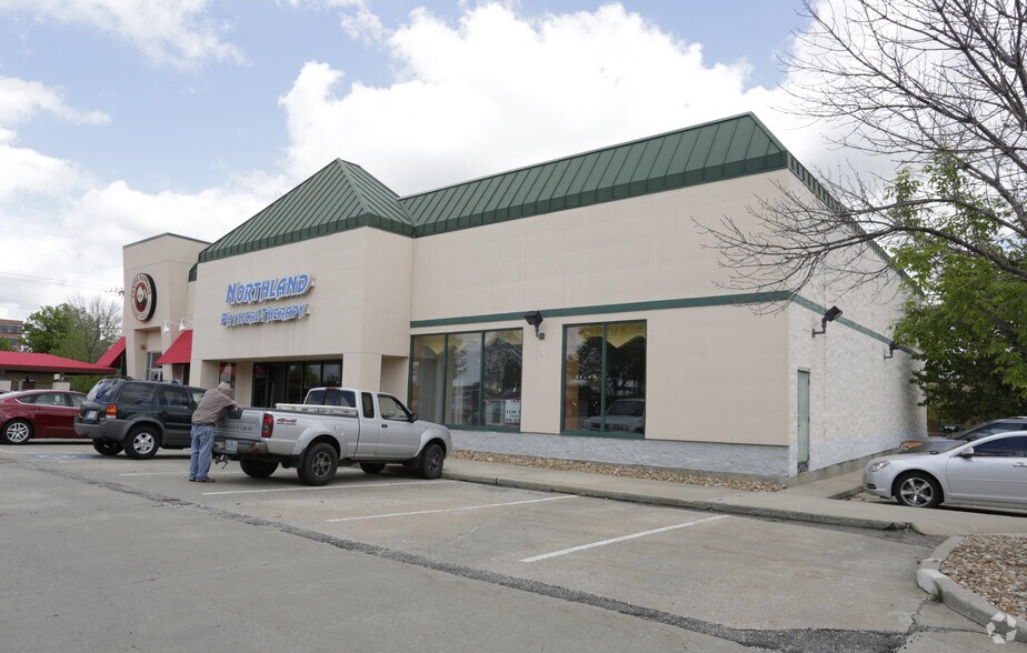 More Photos Of 6001-6005 NW Barry Rd, Kansas City Unknown For Lease