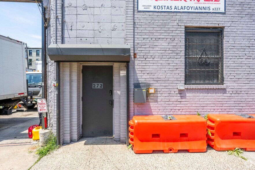 More Photos Of 270-272-274 Van Brunt St, Brooklyn Warehouse For Lease
