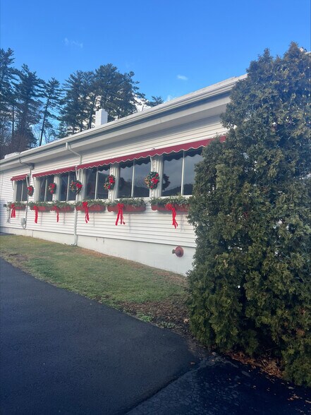 More Photos Of 429 Canada St, Lake George Restaurant For Sale