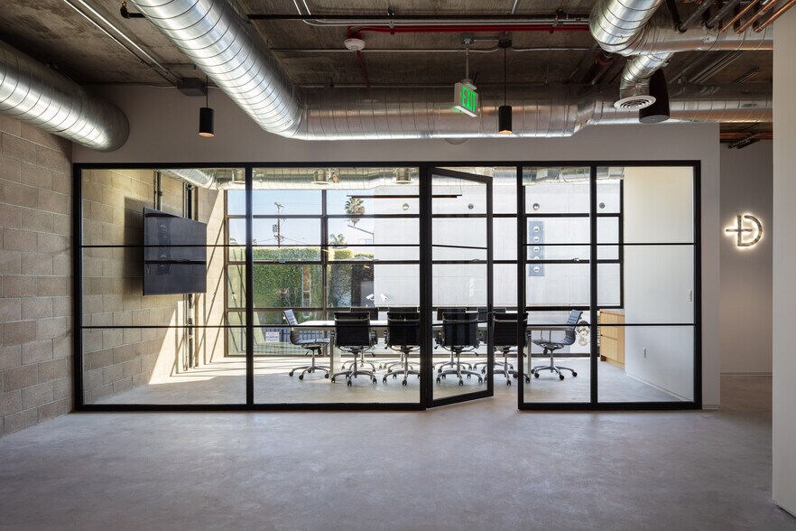 More Photos Of 743 Seward St, Los Angeles Office For Lease
