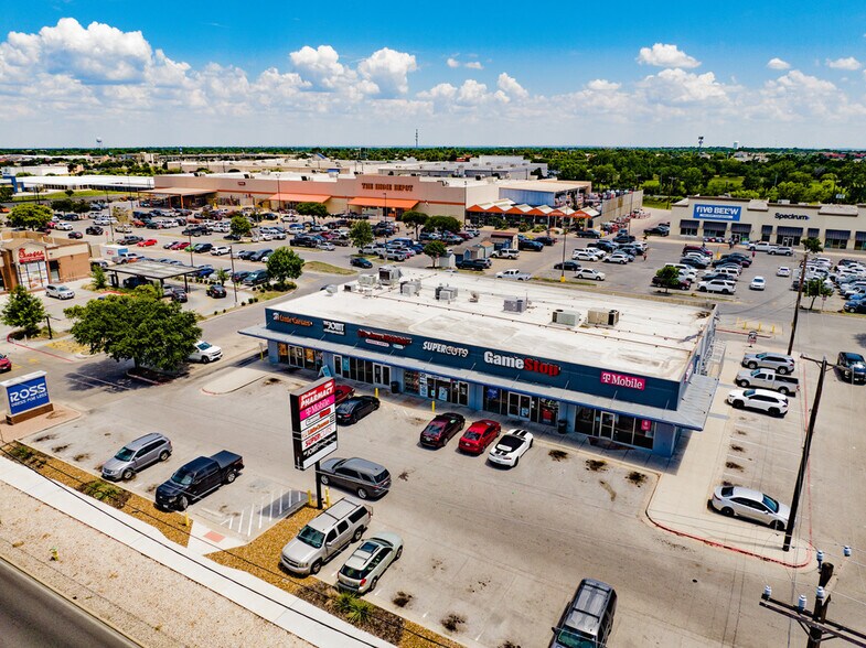 More Photos Of 2720 SW Military Dr, San Antonio Unknown For Lease