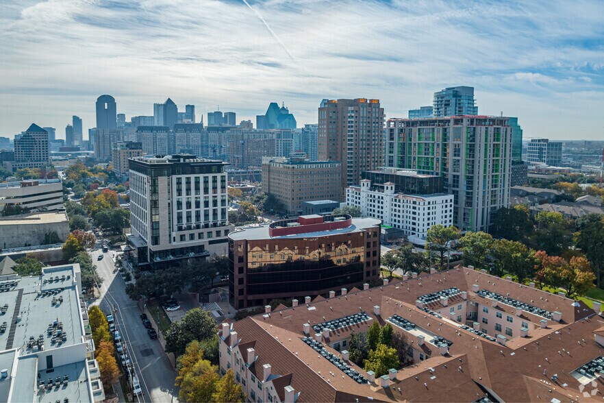 More Photos Of 3102 Maple Ave, Dallas Office For Lease