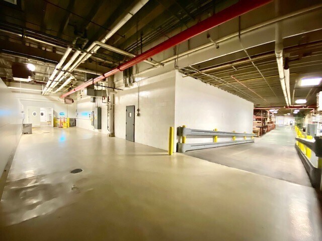 More Photos Of 607 Phillips St, Fulton Warehouse For Sale