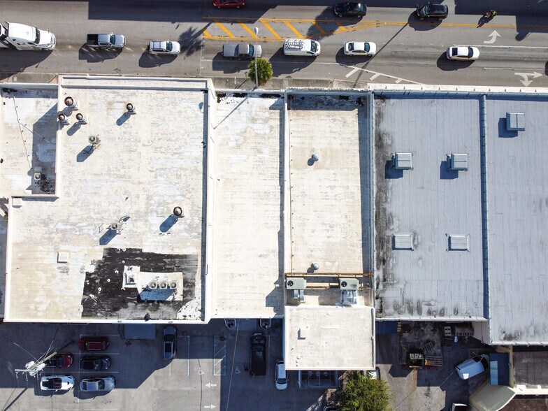 More Photos Of 1635 NW 36th St, Miami Light Distribution For Lease