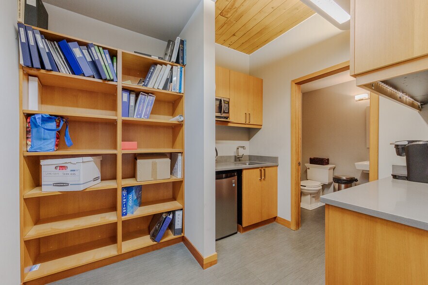 More Photos Of 3905 2nd Ave, Burnaby Flex For Sale