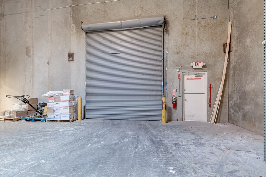 More Photos Of 4367 W Sunset Rd, Las Vegas Warehouse For Sale