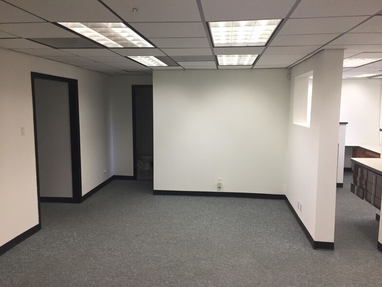 More Photos Of 2700 N Bellflower Blvd, Long Beach Medical For Lease
