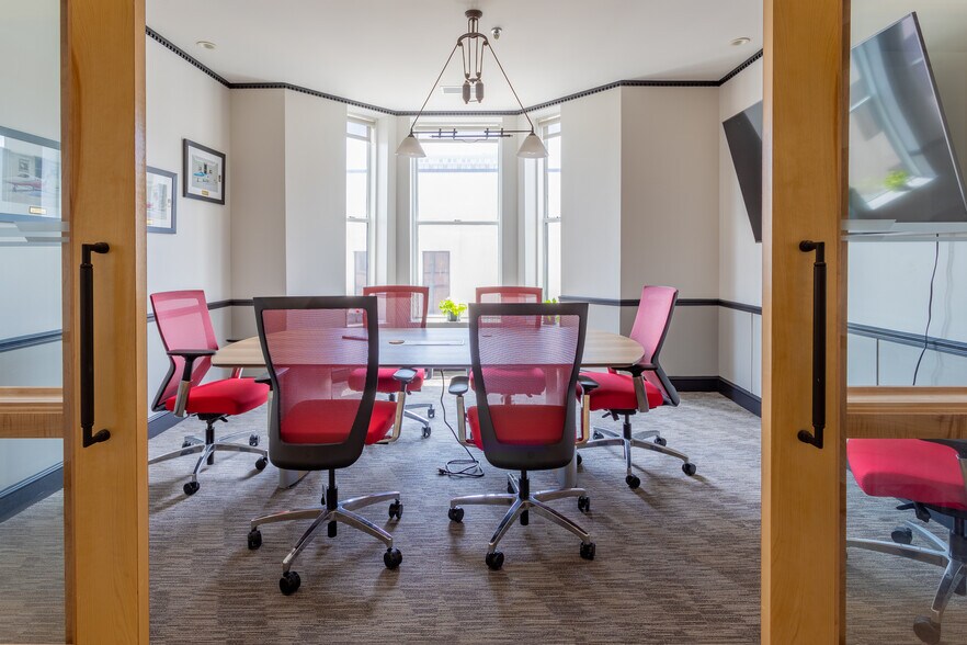 More Photos Of 125 S Elm St, Greensboro Office For Lease