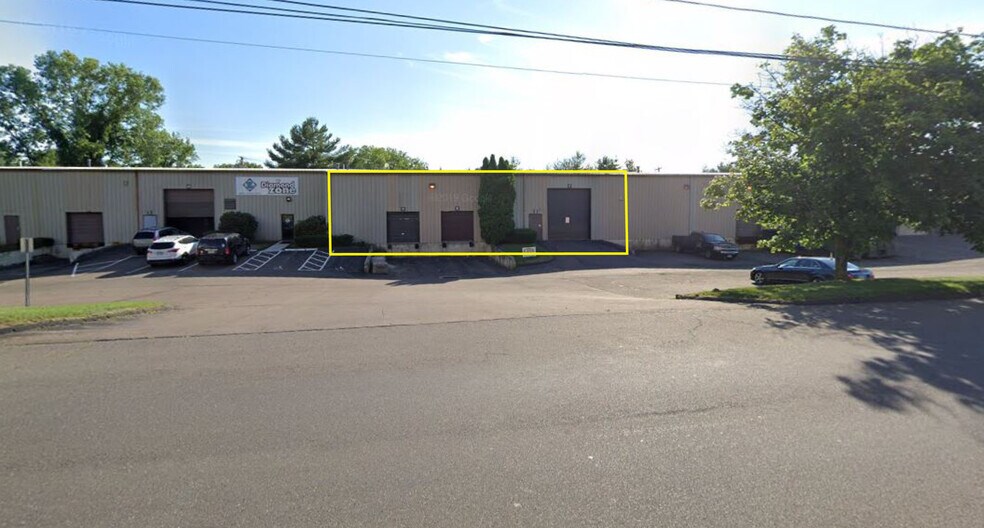 More Photos Of 1 Corporate Dr, North Haven Warehouse For Lease