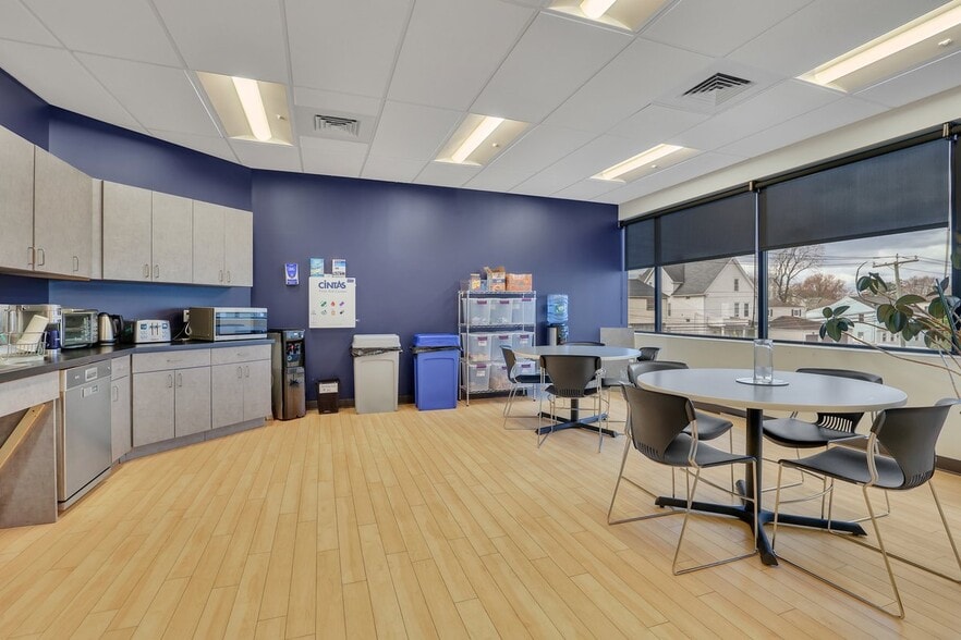 More Photos Of 67 Prospect Ave, West Hartford Medical For Sale