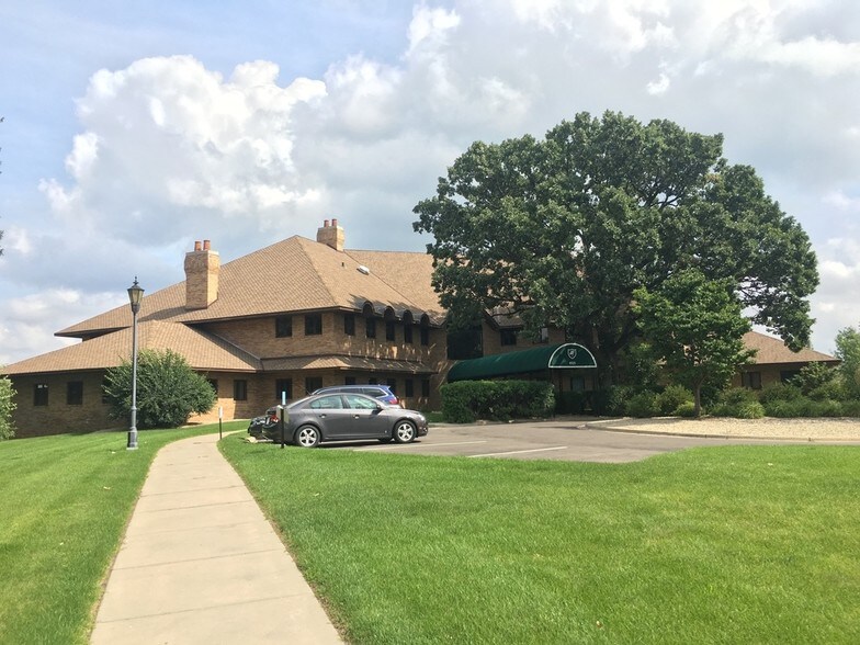 More Photos Of 8525 Edinbrook Xing, Minneapolis Office For Lease