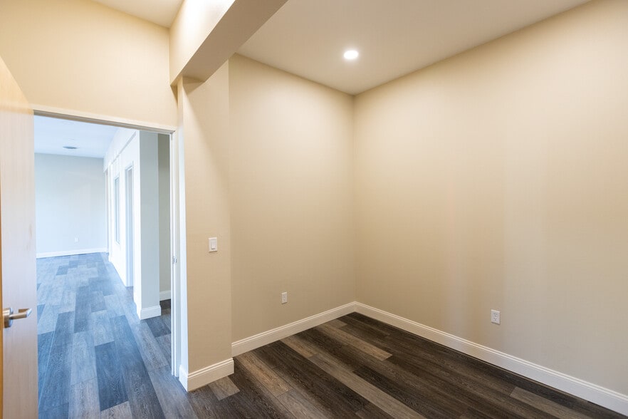 More Photos Of 412 Washington St, The Dalles Freestanding For Sale