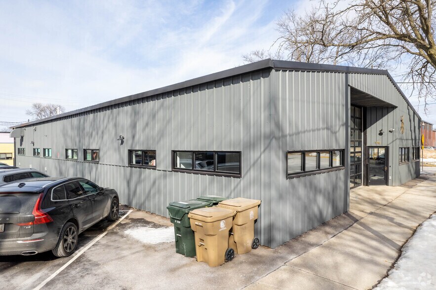 More Photos Of 1352 E Wilson St, Madison Warehouse For Sale
