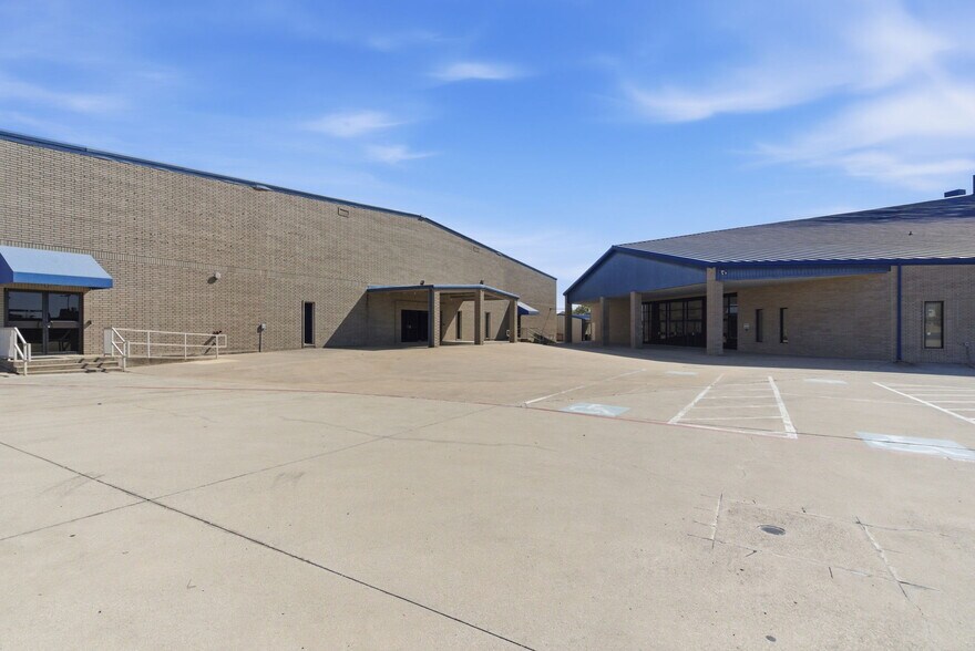 More Photos Of 129 Ranch House rd, Willow Park Religious Facility For Sale