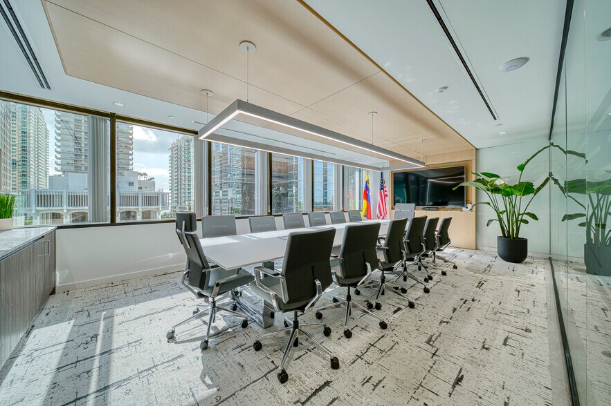 More Photos Of 1200 Brickell Ave, Miami Office For Lease