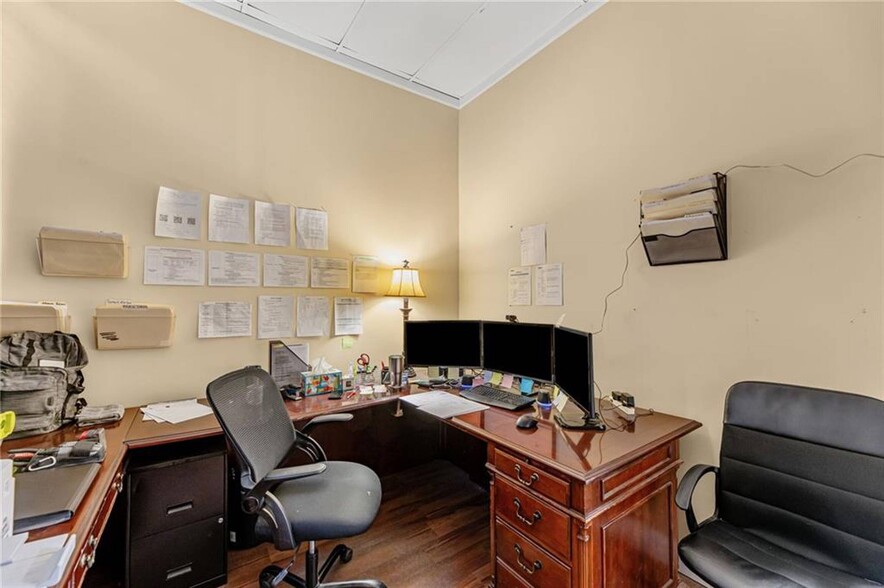 More Photos Of 702 SW South Ave, Blue Springs Warehouse For Lease