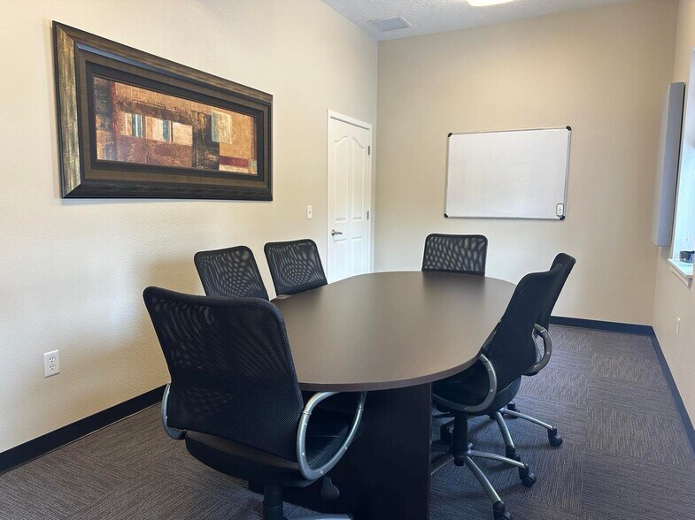More Photos Of 125 E 50th St, Garden City Office For Sale