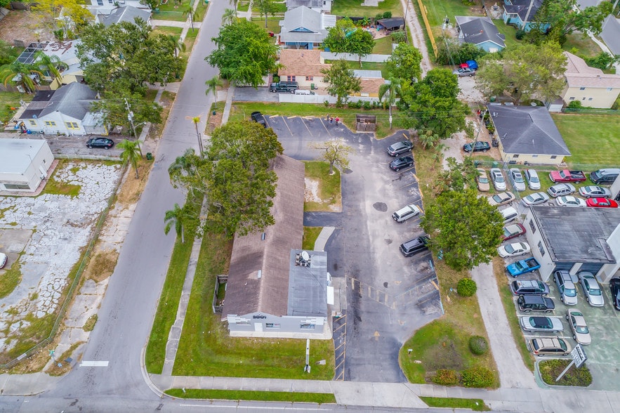 More Photos Of 2001 9th St, Bradenton Freestanding For Lease