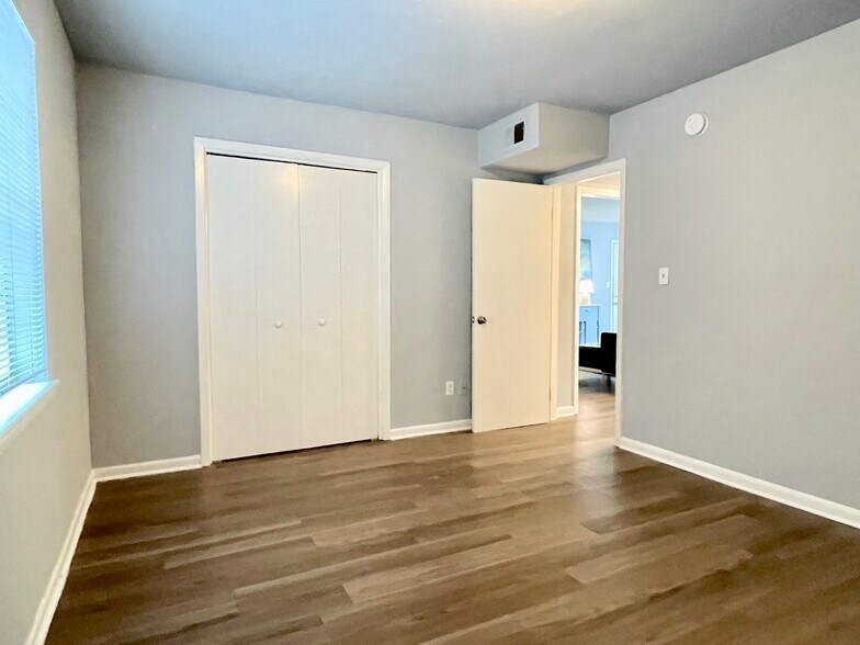 More Photos Of 11 Eumar Ct NW, Center Point Apartments For Sale