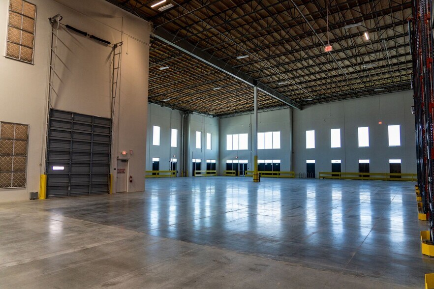 More Photos Of Rogers Rd, Patterson Industrial For Lease
