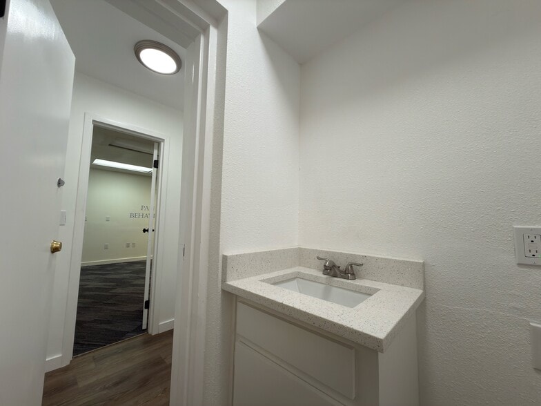 More Photos Of 1527 S Orange Ave, Orlando Medical For Lease