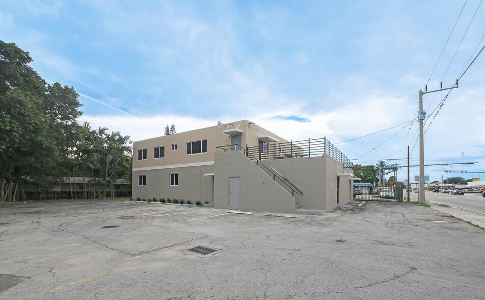 Primary Photo Of 11911 W Dixie Hwy, Miami Lodge Meeting Hall For Sale