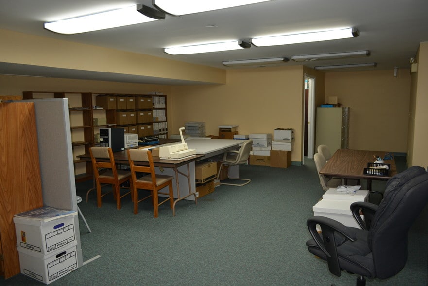 More Photos Of 5201-5215 W Woodmill Dr, Wilmington Medical For Sale