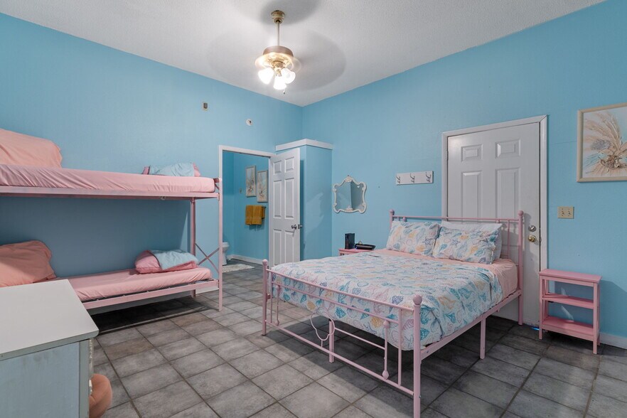 More Photos Of 8301 Congress St, Port Richey Flex For Sale