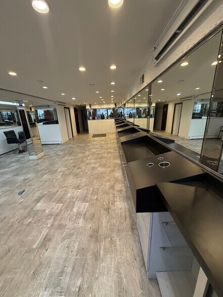 More Photos Of 7508 Metropolitan Ave, Middle Village Storefront Retail Residential For Lease