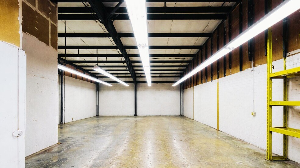 More Photos Of 3975 Moreland Ave, Conley Industrial For Lease