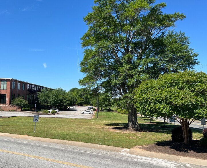 More Photos Of 301 W Curtis St, Simpsonville Land For Sale