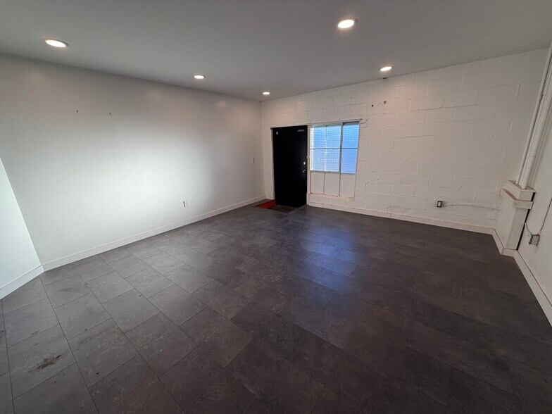 More Photos Of 1160 Homestead St, Baltimore Auto Repair For Lease