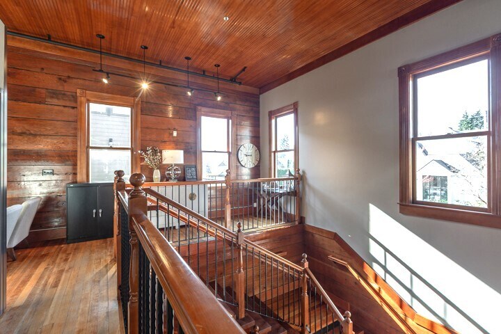 More Photos Of 1705-1717 Willamette Falls Dr, West Linn Storefront Retail Office For Lease