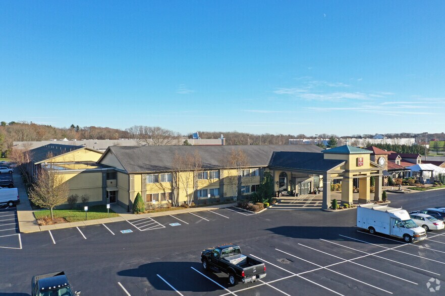 More Photos Of 940 Fall River Ave, Seekonk Hospitality For Sale