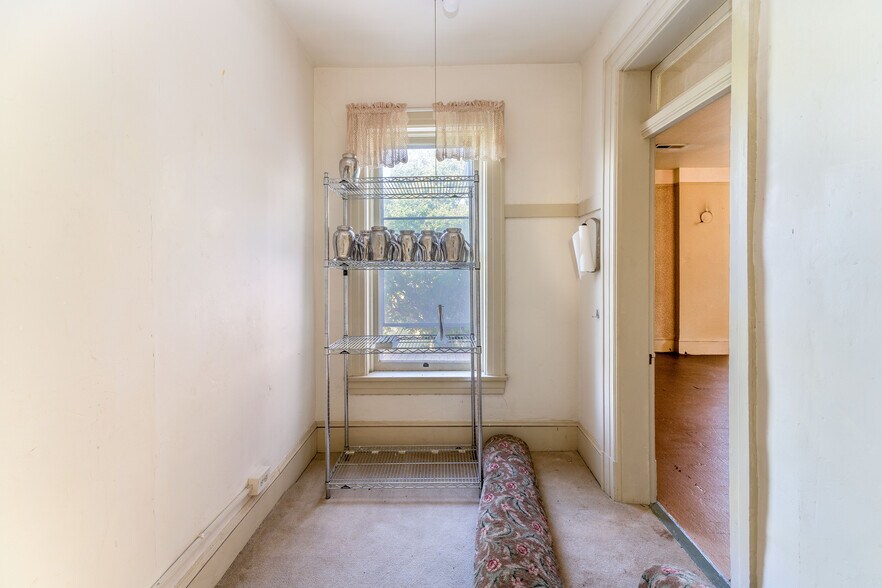More Photos Of 189 S Vernal Ave, Vernal General Retail For Sale